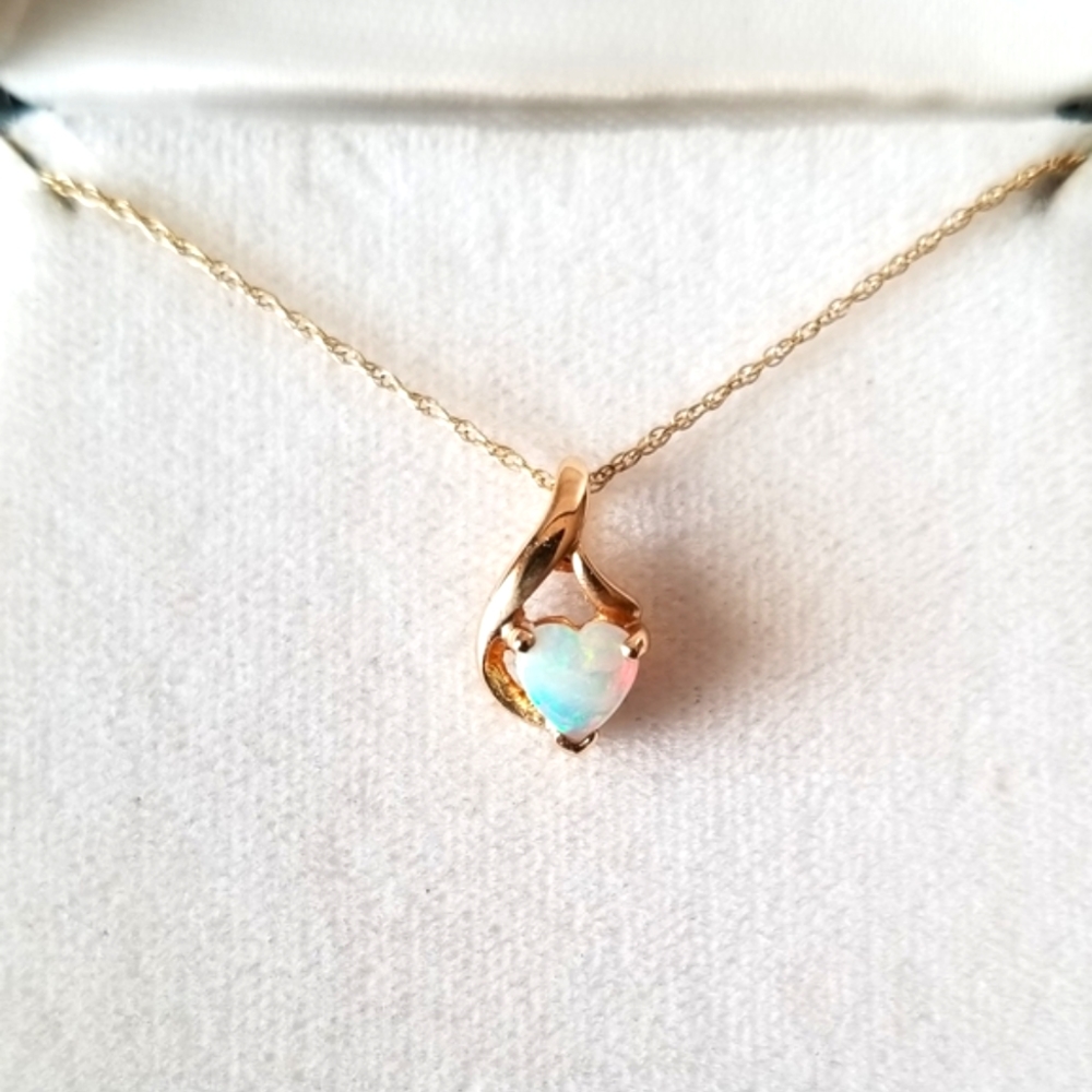 14K Gold Opal Heart Pendant Necklace - Picture 2 of 9